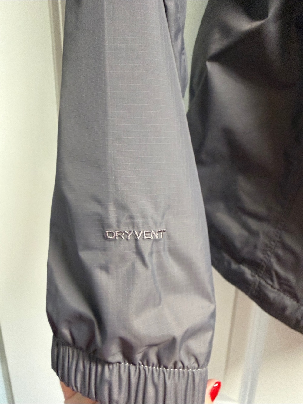 The North Face Women's Gray Hooded Rain Jacket - Picture 5 of 7